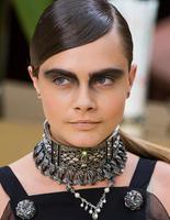 Бьюти-образ моделей с показа Chanel Осень 2015