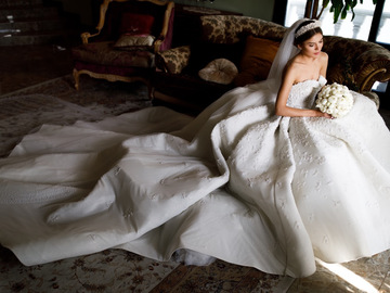 Катя Гуменюк у весільній сукні