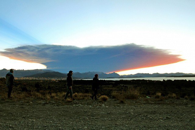 Страшно красиво: виверження вулкана Кальбуко в Чилі