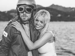 Памела Андерсон