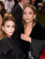 Мэри-Кейт Олсен и Эшли Олсен на Met Gala 2015