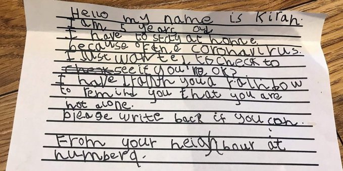 Маленькая девочка написала письмо соседскому дедушке, сидящему на карантине. Мы ревём