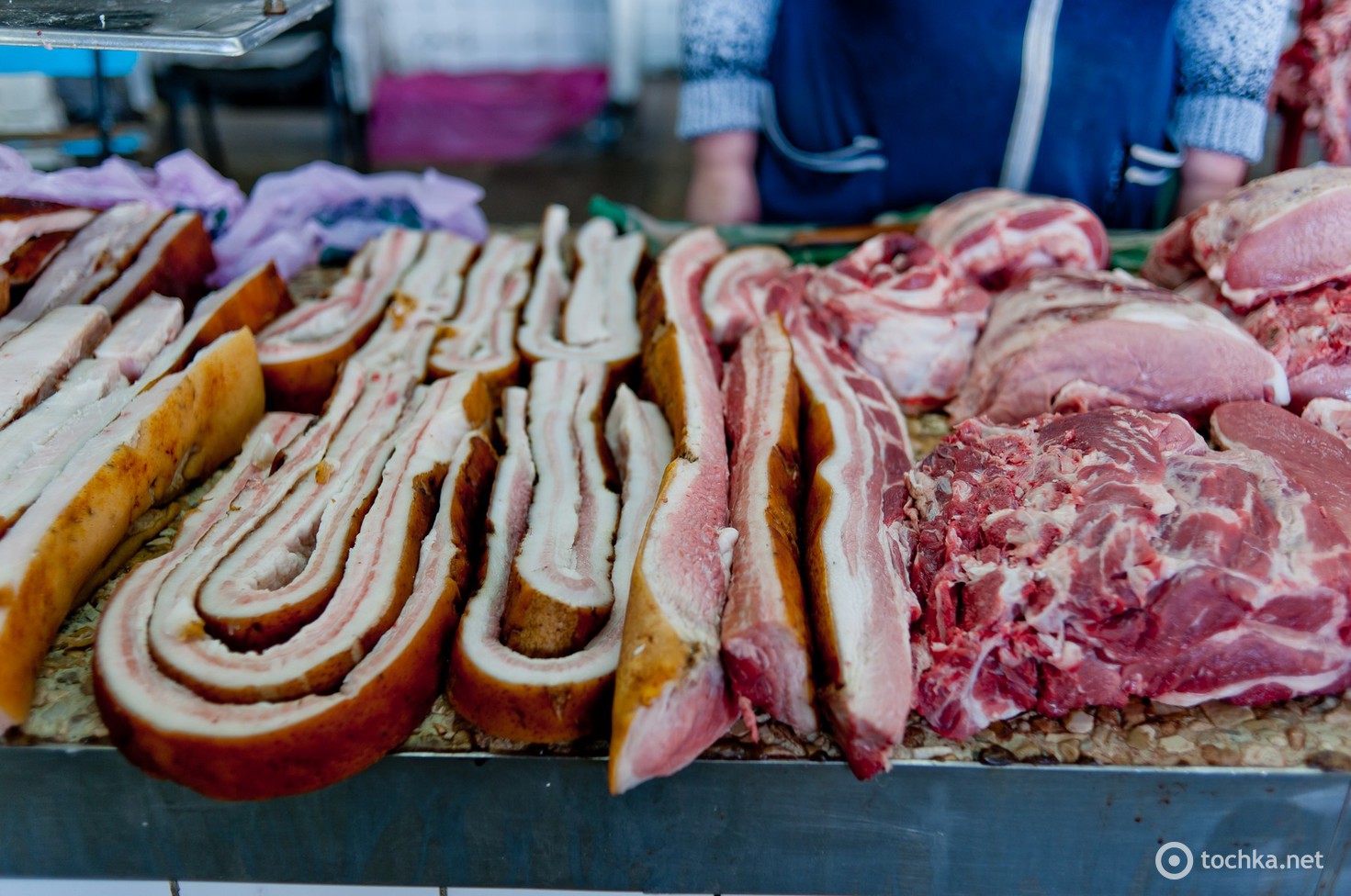 Сало белорусское ~ 300г. Сало на базаре. Сало на рынке. Рынок сало. Сало на рынке.