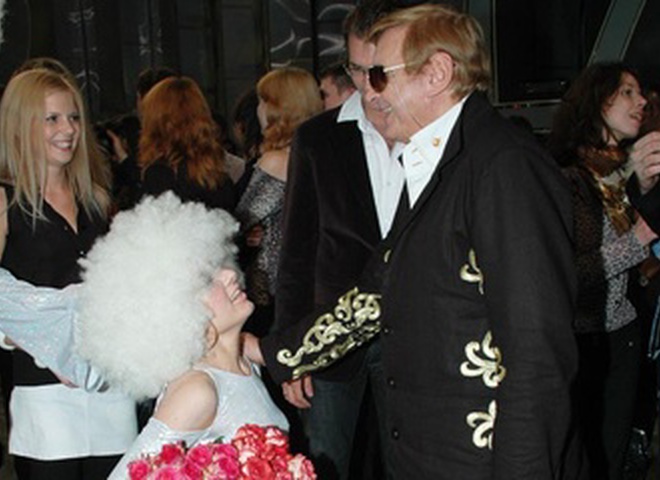 Ольга Горбачева исполняет танец