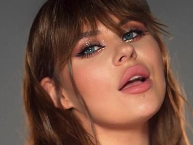 Заріцька блиснула бюстом і назвала ціну свого луку з краденим у США картузом