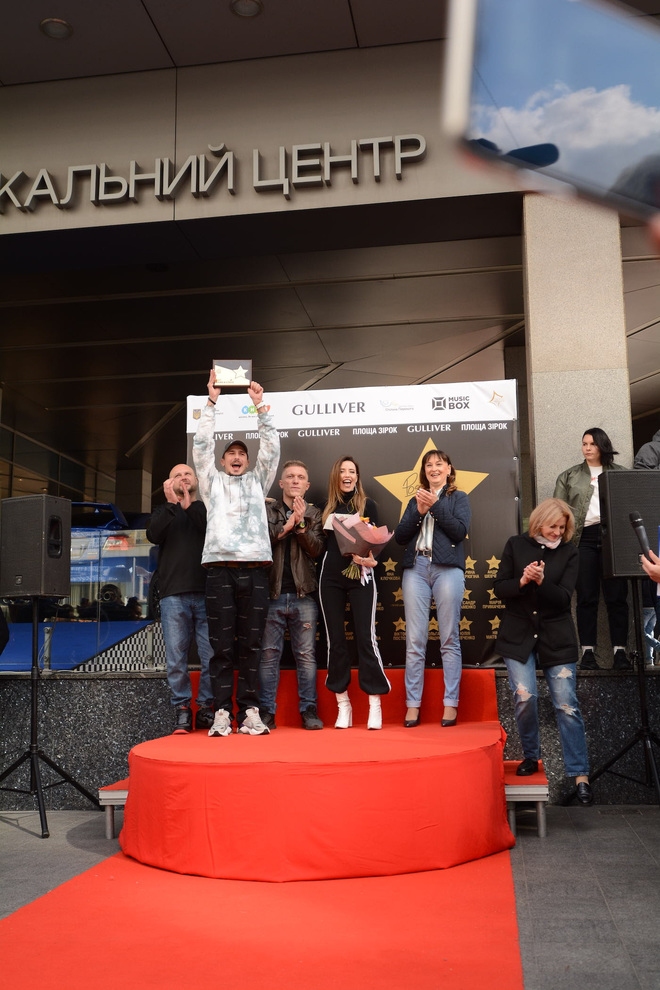 Время и Стекло получили именную звезду на площади звёзд в Киеве