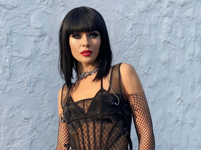 Юлия Санина