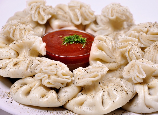 Блюдо из средней Азии, манты в мультиварках Редмонд и Поларис. Самые популярные рецепты с фото.