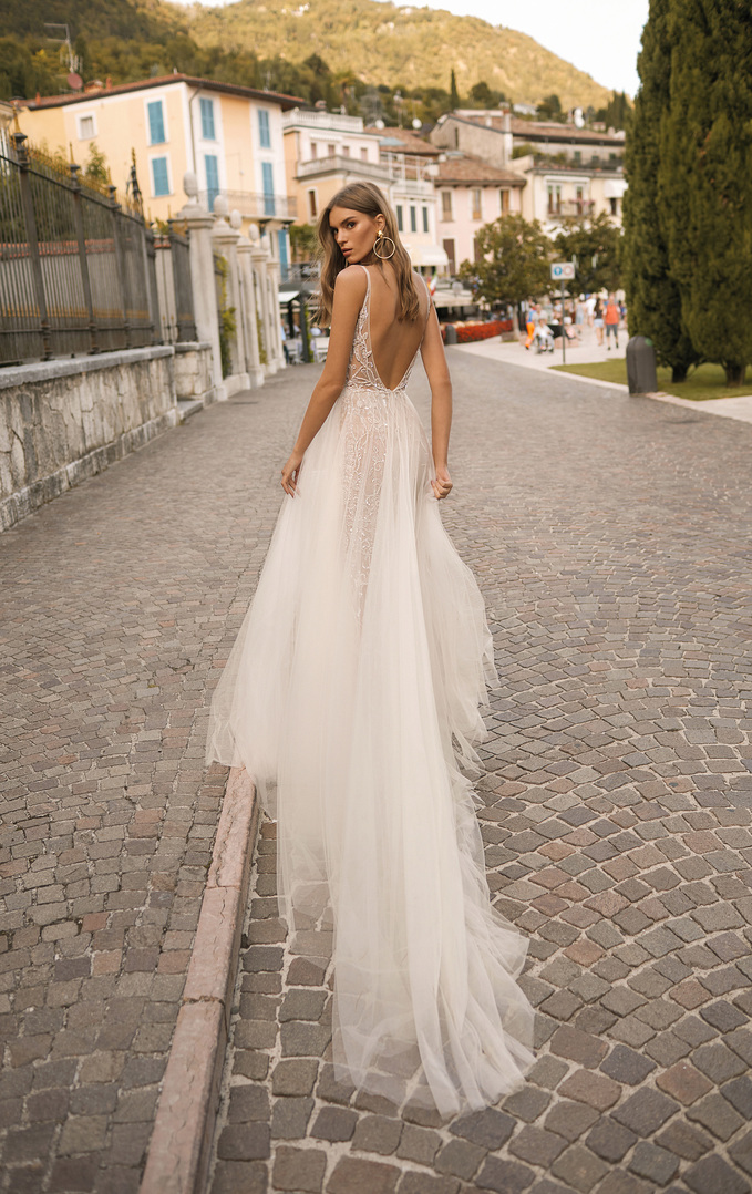 Весільні сукні 2019