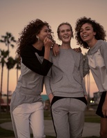 Саша Самсонова сняла лукбук для Poustovit x Tago