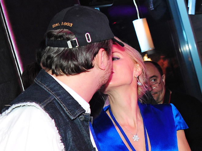 Евдокименко с незнакомкой