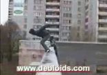 Прыжок со здания в дерево