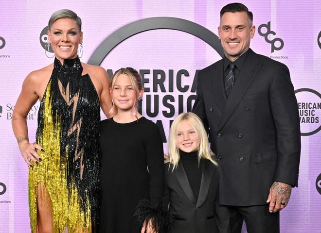 ЗМІ оголосили про розлучення Pink після 20 років шлюбу: реакція співачки