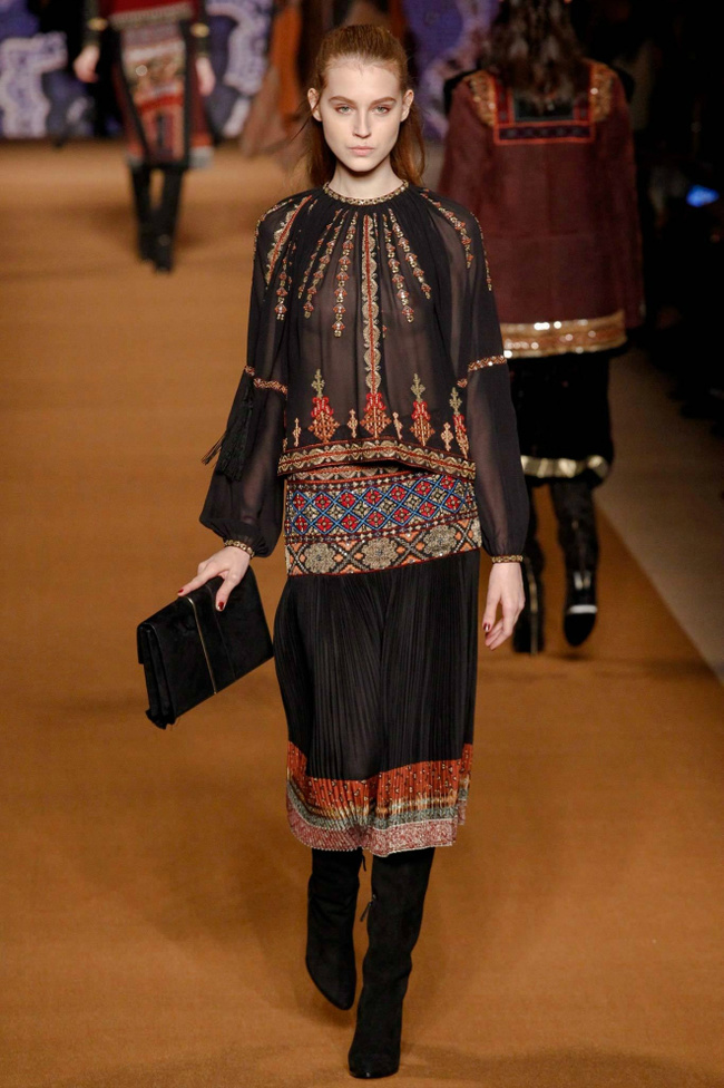 Вышивка крестом в высокой моде