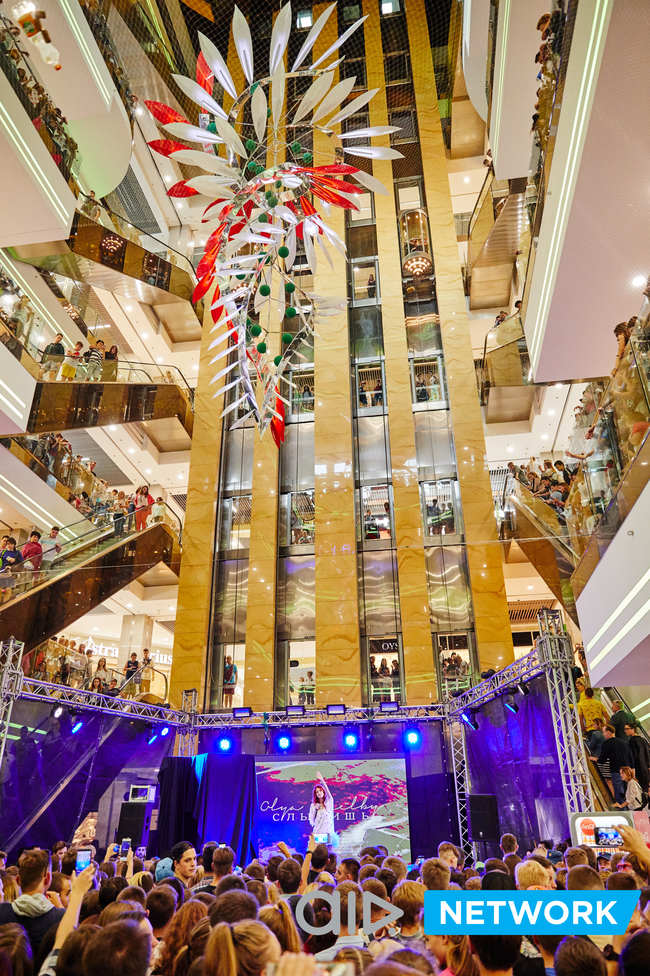 Зірки YouTube Magic Five зібрали 6 тис. осіб у ТРЦ "Гулівер"