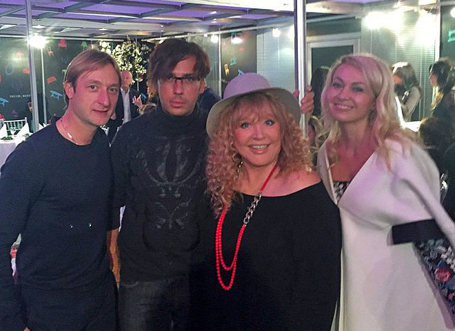 Показ Юдашкина