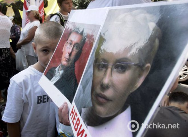 В Партии регионов признают, что Тимошенко и Луценко могут попасть в Раду