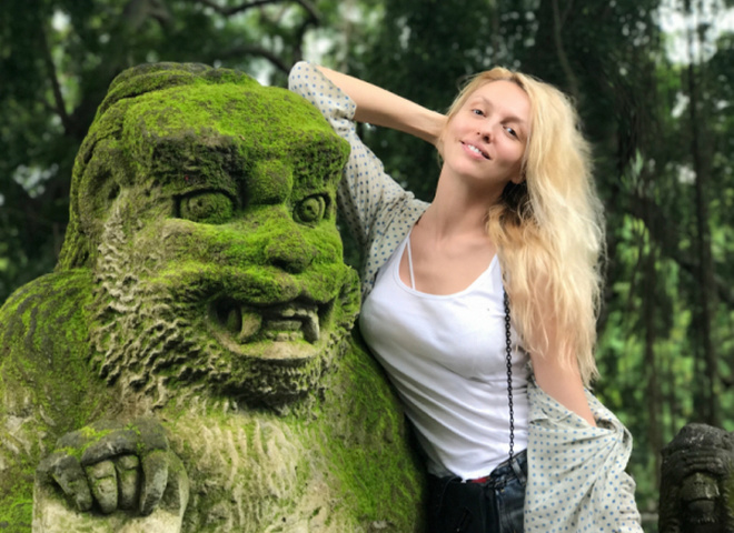 Оля Полякова