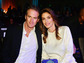 30 років тому: Сінді Кроуфорд запостила перше спільне фото із чоловіком