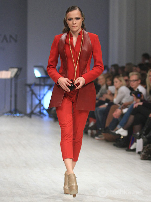 Показ ANDRE TAN