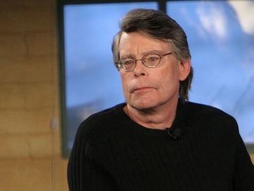 Стівен Кінг сфотографувався у кепці з написом «Україна»