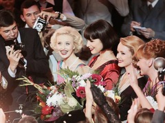 "Красная королева": три причины посмотреть сериал о знаменитой манекенщице