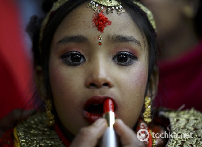 В Непале девочек выдают замуж за дерево