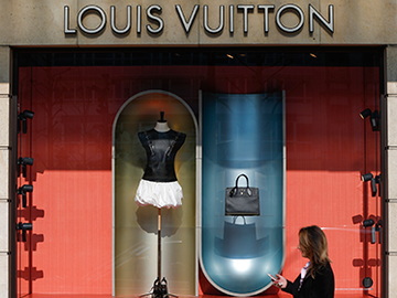 Louis Vuitton випустив аромат з запахом сумки