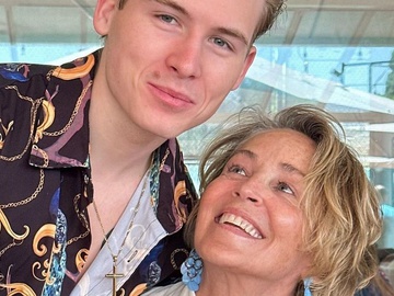 "Пишаюся тобою": Шерон Стоун показала півголе фото свого 23-річного сина