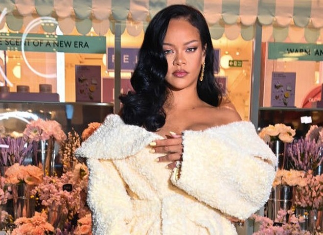 6-місячна дочка Ріанни дебютувала на обкладинці глянцю