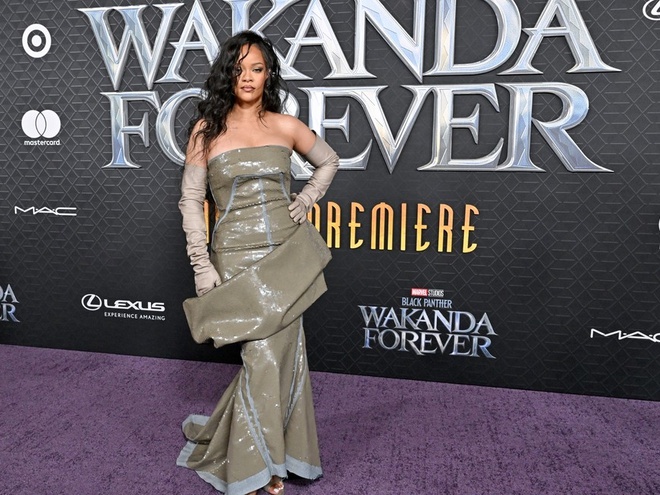 Найстильніший макіяж 2023 року: показує Ріанна