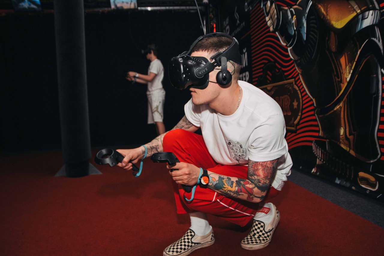 В Киеве прошла селебритиз-презентация игры RevolVR "Дикий запад"