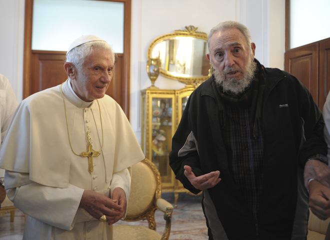 Папа Римський і Фідель Кастро 