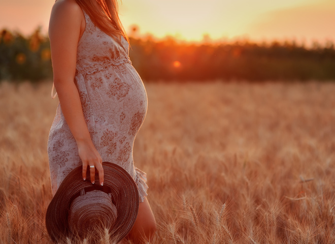 Как пережить жару во время беременности