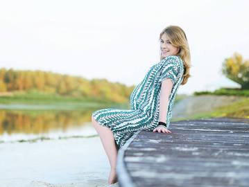 Беременная Елена Кравец в кампейне своего бренда одежды