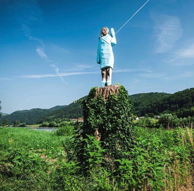 Статуя Мелании Трамп