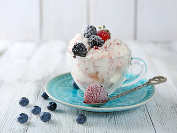 Морозиво з літніми фруктами: рецепт