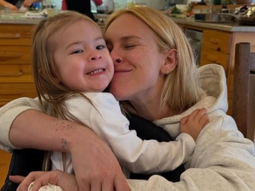 Румер Вілліс відповіла на закиди, що досі годує грудьми 3-річну дочку