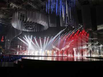Двухуровневая сцена с лифтом и тонны подвесного оборудования: чем удивит M1 Music Awards. П’ять