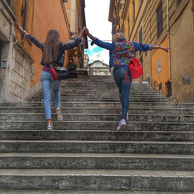 Бузова в Италии