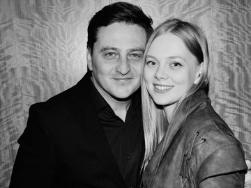 Актор В'ячеслав Довженко покликав заміж молоду кохану