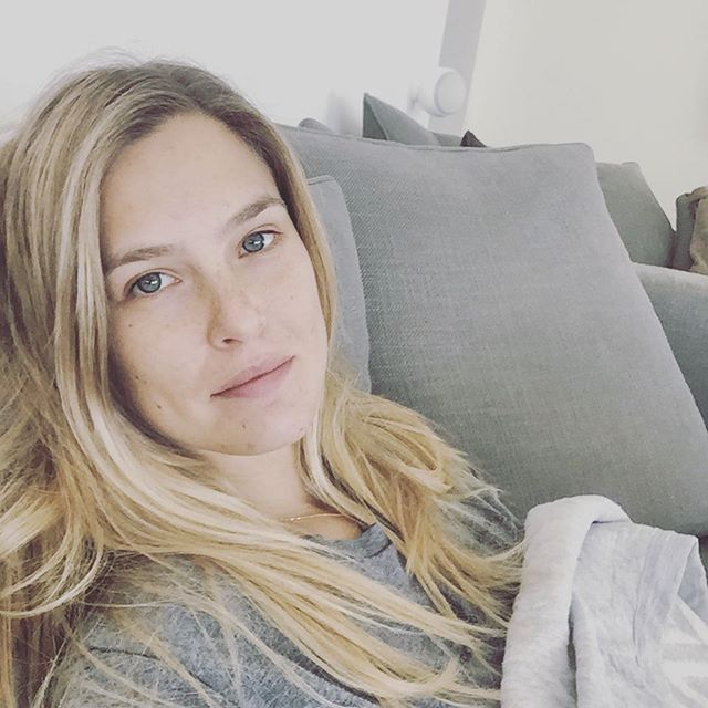 Бар Рафаэли беременна