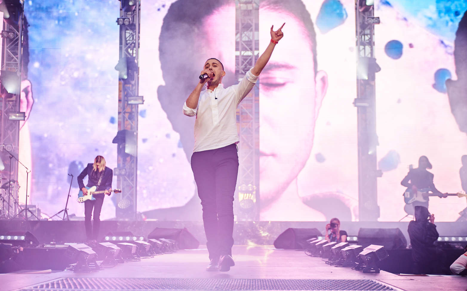 Антитіла в стадионном туре Hello