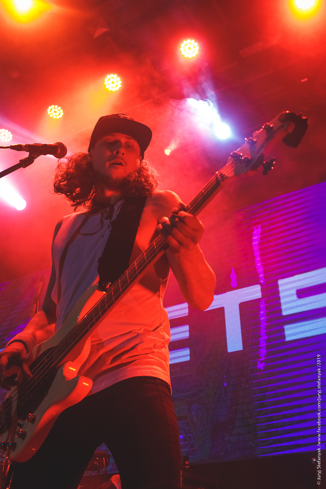 Женское белье, слэм и метафан: как состоялся киевский концерт Epolets