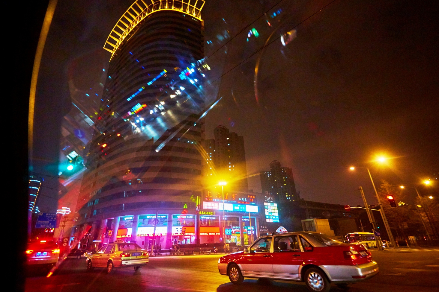 Інший Всесвіт очима популярного фотографа Андрія Саримсакова. Шанхай