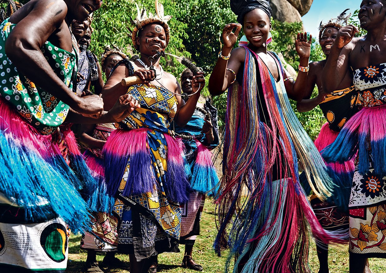 Люпита Нионго в фотосессии для Vogue (2016)