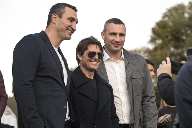 Виталий Кличко устроил Тому Крузу экскурсию по Киеву