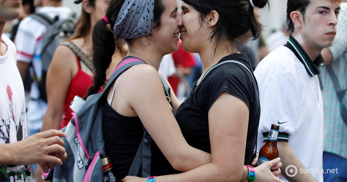 Таиланд однополые браки. Аргентинцы Буэнос Айрес люди. Мода Буэнос Айрес. Аргентинская молодежь. Аргентинские девушки на улице.