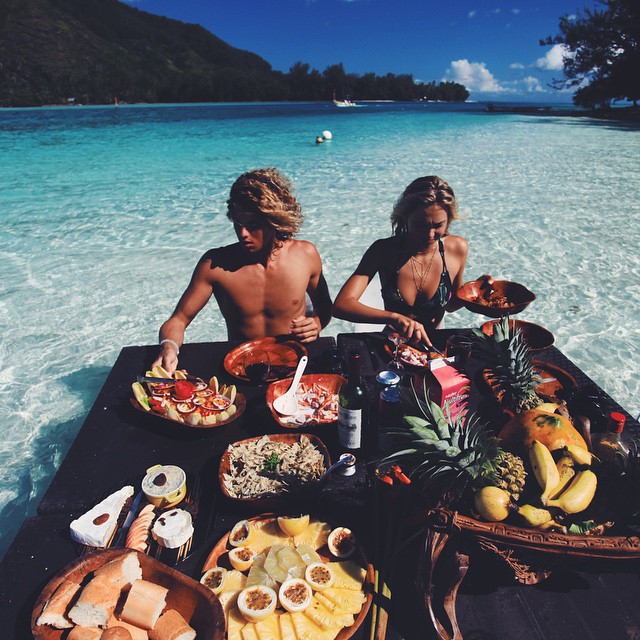 JAY ALVARREZ