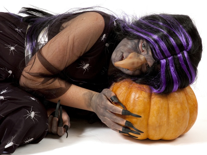 Как сделать костюм на Хэллоуин своими руками